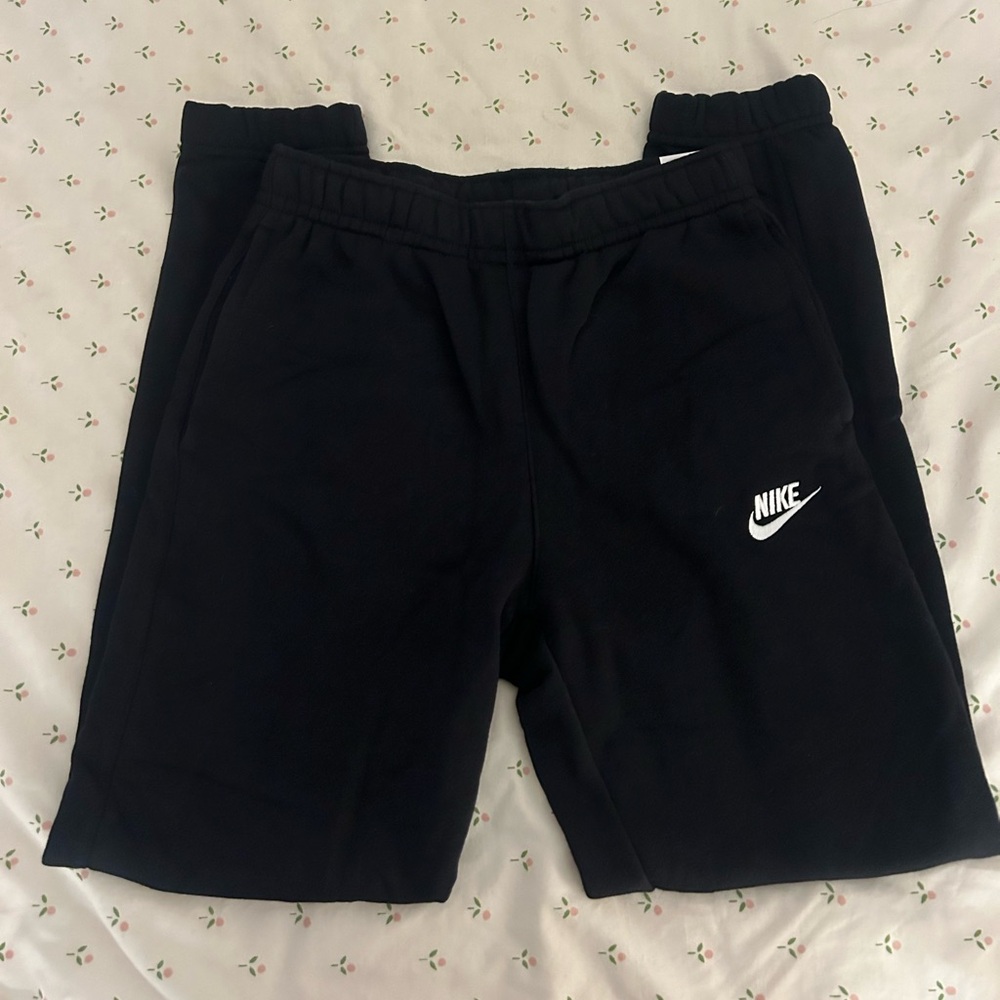 Black Nike Sportswear Club Fleece Sweatpants